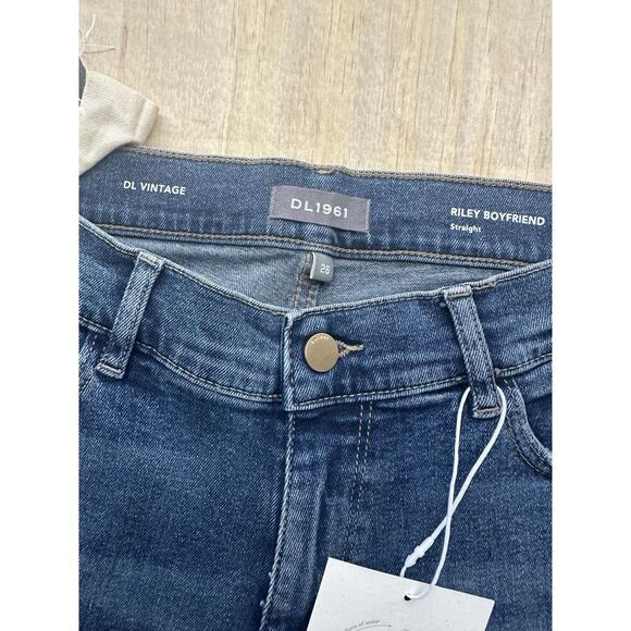 DL1961 Jeans Riley Boyfriend 26 Dark Wash Straight Distressed Fit Cuff Hem NWTs - Picture 2 of 4